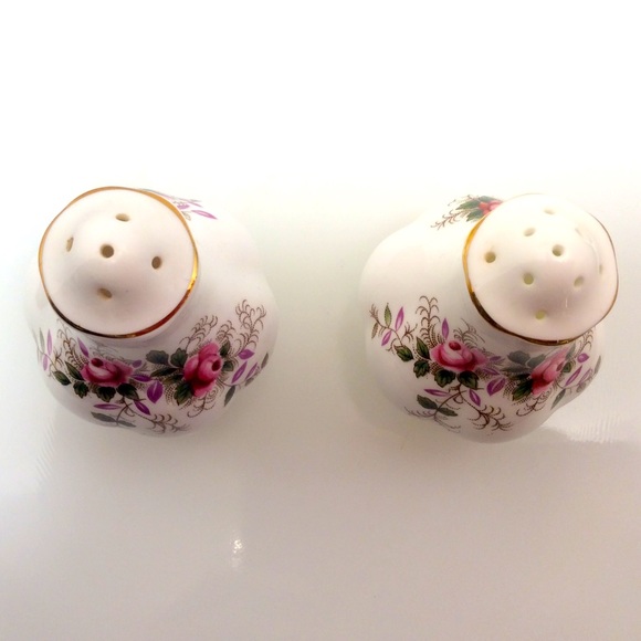 Vintage Royal Albert Lavender Rose Salt & Pepper - Picture 3 of 4
